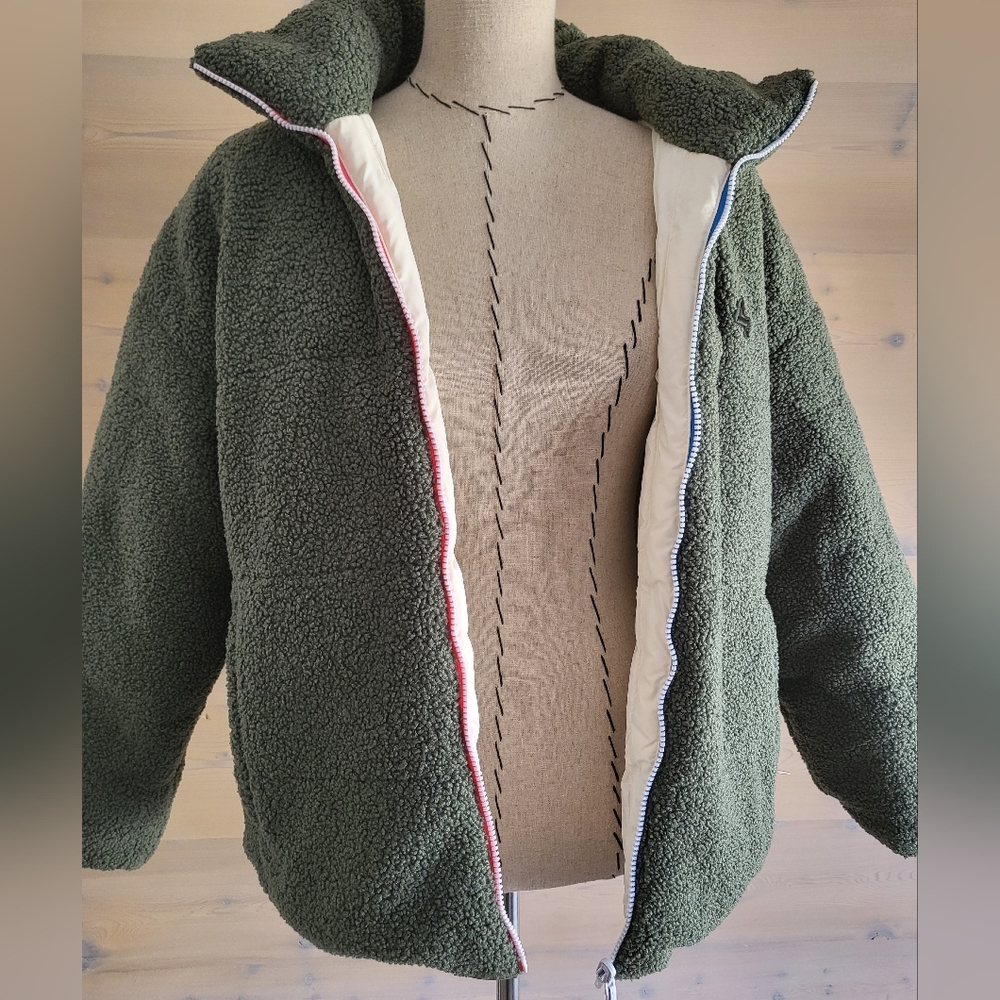 NWT FourLaps Polar Quilted Sherpa Jacket Reversible Unisex Medium Thyme/White - Picture 3 of 15